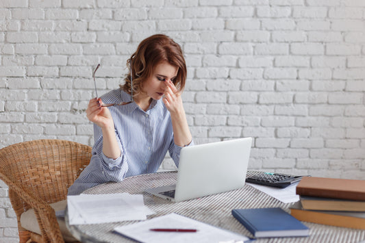 25 Things You Need to Know About Eye Strain Symptoms (and How to Combat Them)